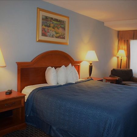 Texas Inn & Suites Denton Bagian luar foto