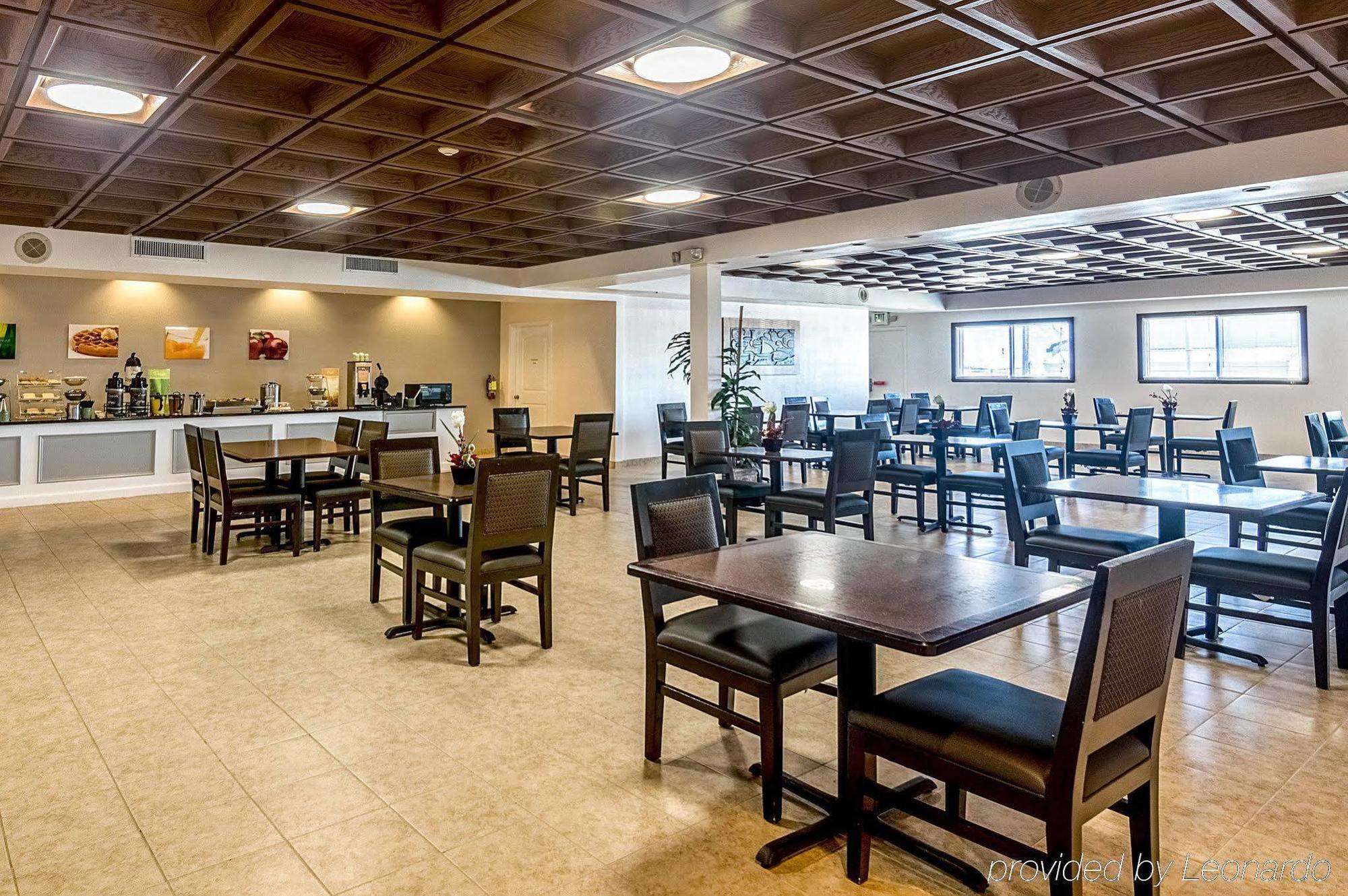 Texas Inn & Suites Denton Bagian luar foto