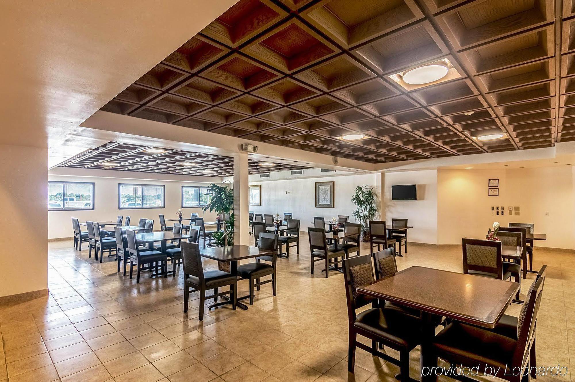 Texas Inn & Suites Denton Bagian luar foto