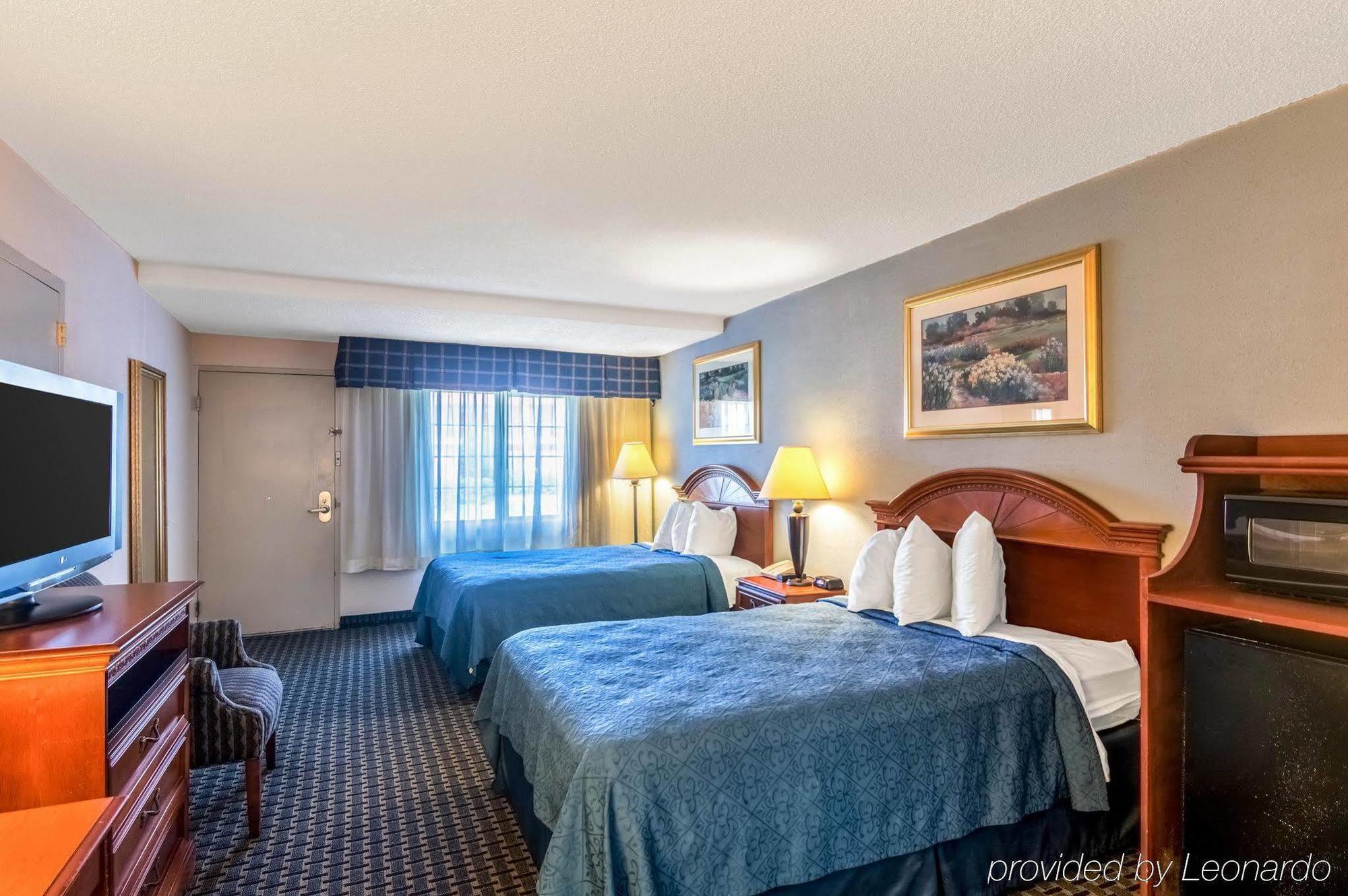 Texas Inn & Suites Denton Bagian luar foto
