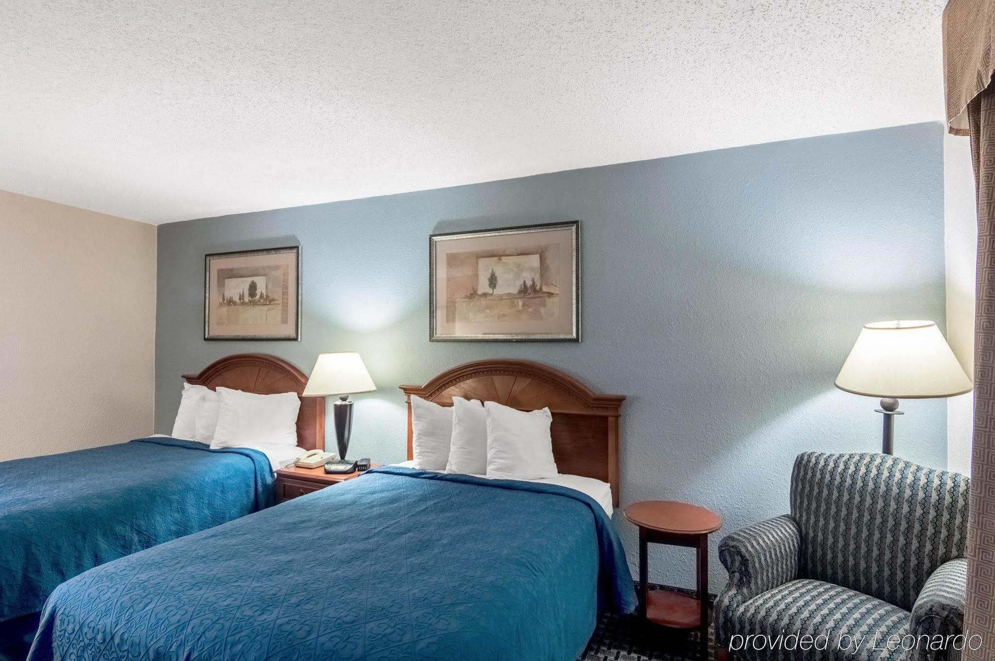 Texas Inn & Suites Denton Bagian luar foto